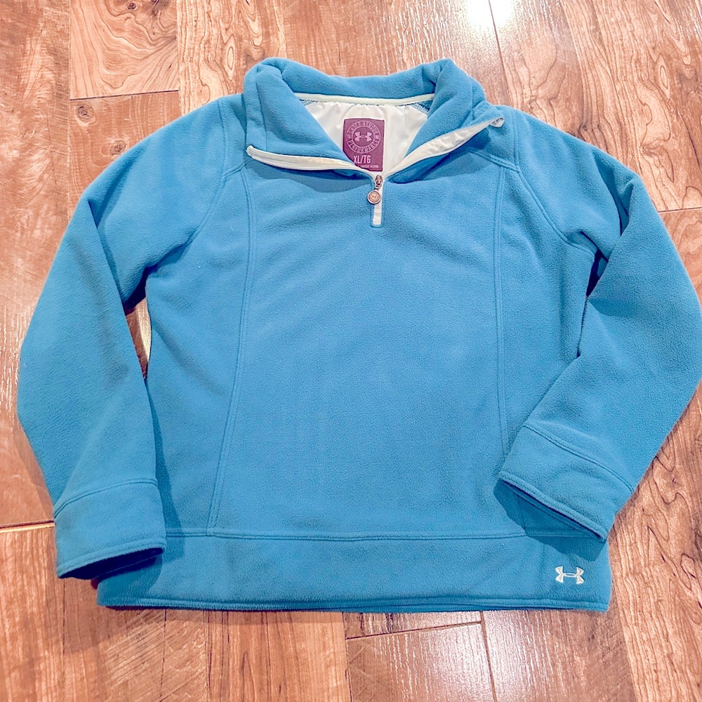 Woman’s UA fleece pullover jacket
